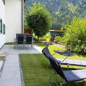 Zur Alten Schmiede Apartment