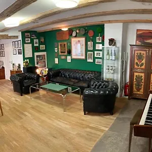 Wunderschöne In Mit Küche, Bad Und Piano Apartment